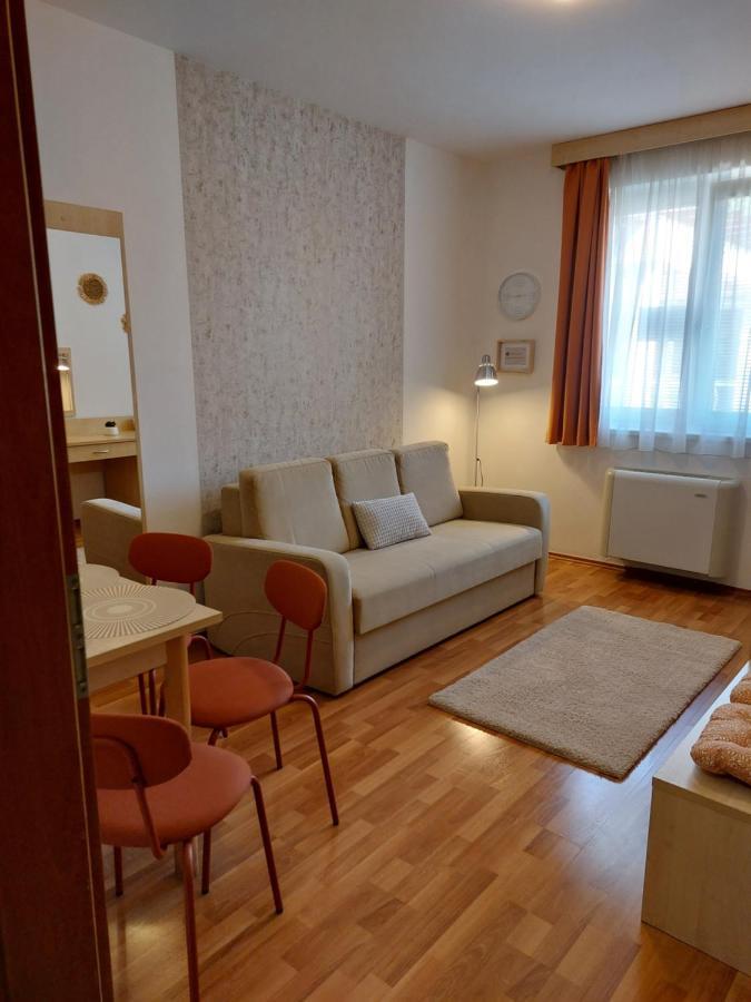 Myrelax Apartment - ไฮจ์ดุสโซบอสโล ภายนอก รูปภาพ