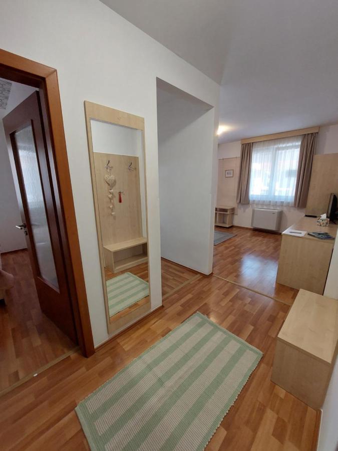 Myrelax Apartment - ไฮจ์ดุสโซบอสโล ภายนอก รูปภาพ