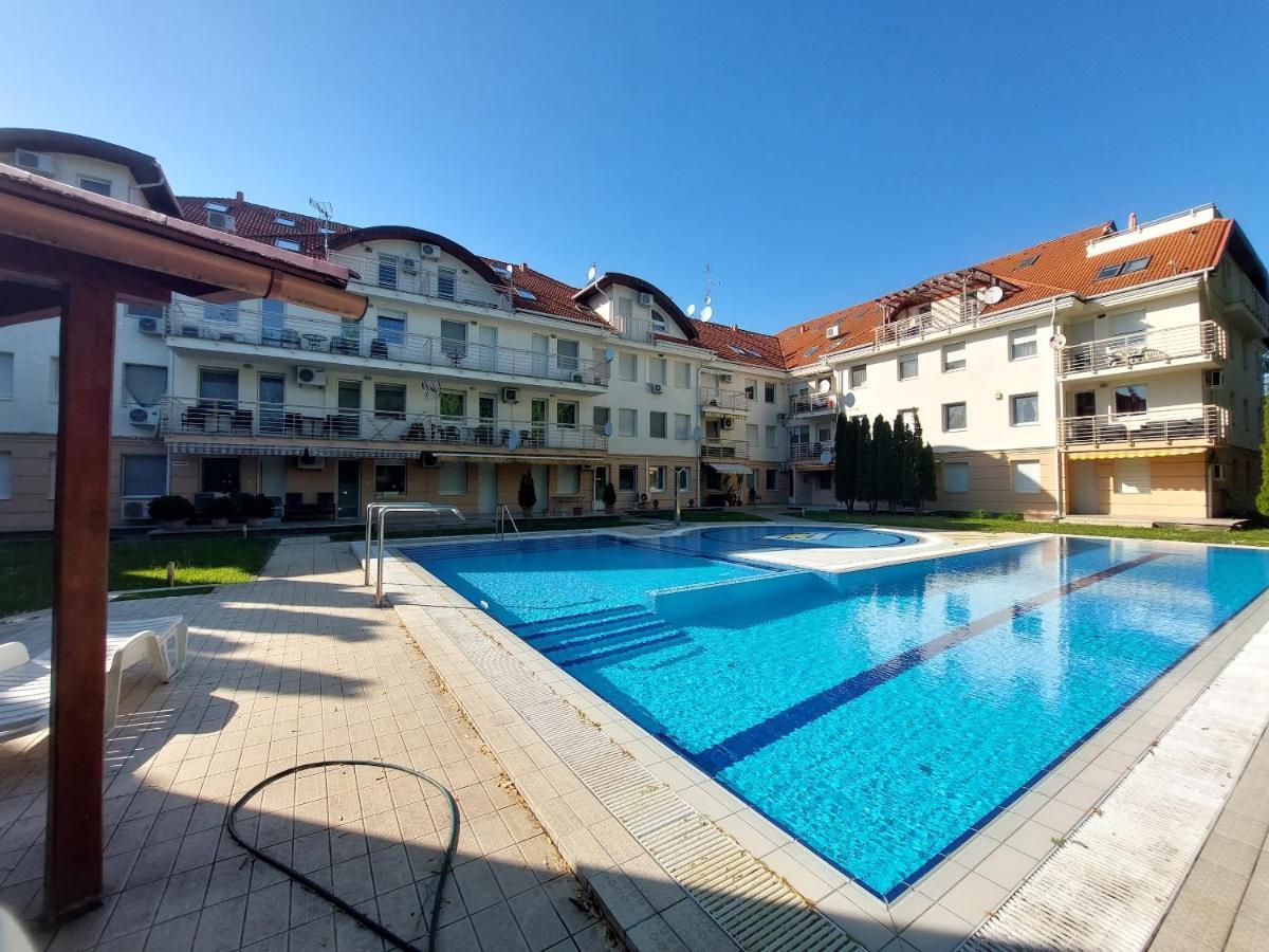 Myrelax Apartment - ไฮจ์ดุสโซบอสโล ภายนอก รูปภาพ