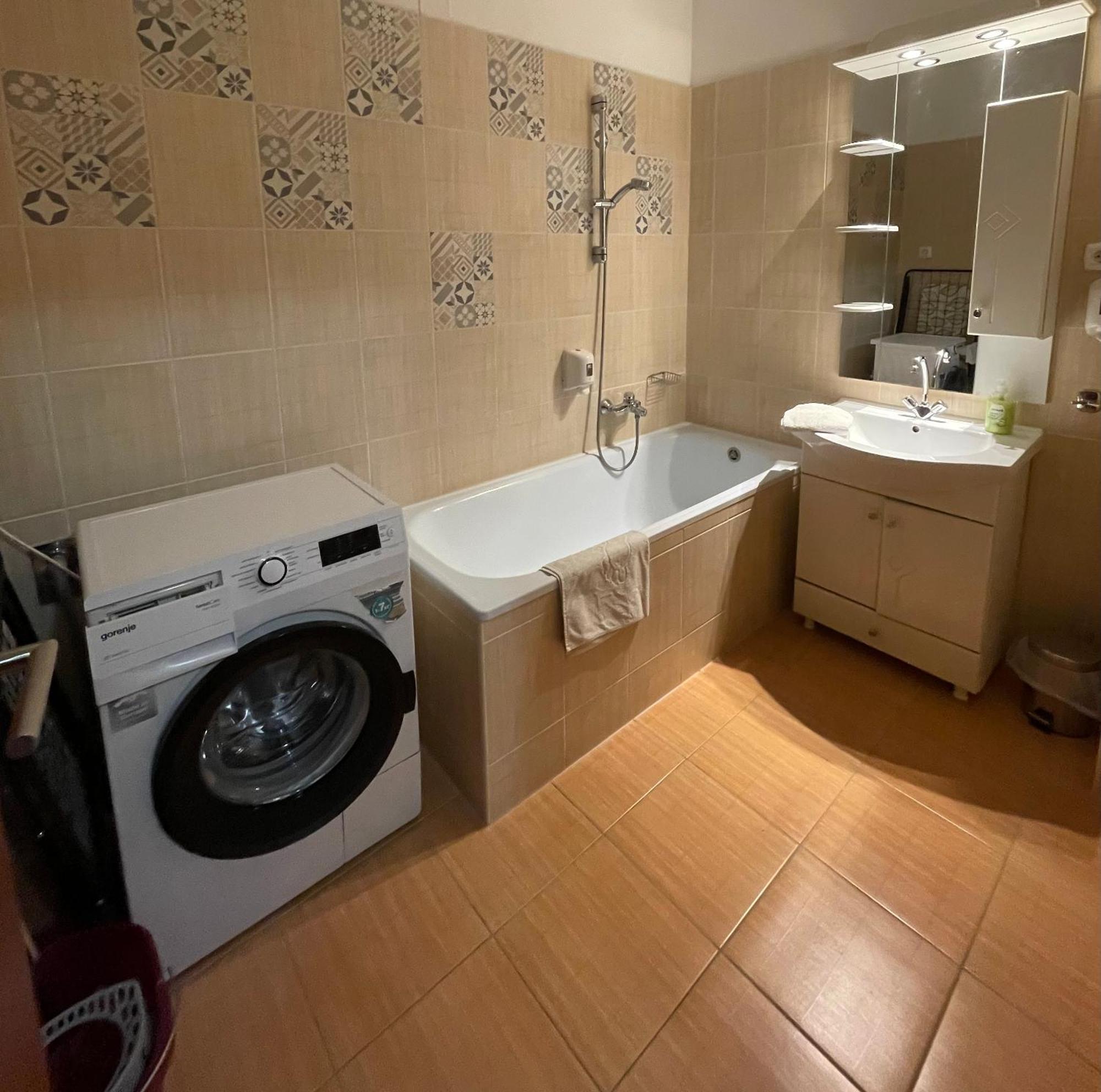 Myrelax Apartment - ไฮจ์ดุสโซบอสโล ภายนอก รูปภาพ